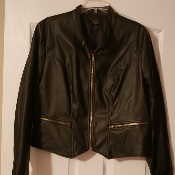 leather like jacket-removing to donate soon - Picture 3 of 11